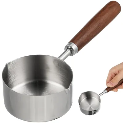 Immagine prodotto di Piccolo pentolino in acciaio inossidabile da 125 ml con manico in legno, adatto per induzione e fornelli, con doppio beccuccio di colaggio, diametro 7 cm