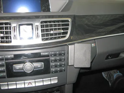 Produktbild von Brodit ProClip Fahrzeughalter 854331 - Winkelbefestigung - Mercedes Benz E-Klasse, Limo 09-13, Mercedes Benz E-Klasse und weitere