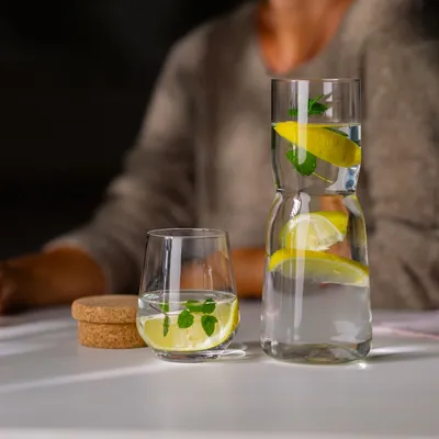 Produktbild von KROSNO Splendour Wasserkaraffe 1000 ml mit Korkdeckel – Glas-Karaffe für Wasser, Säfte & Getränke, stilvolles Design für Küche, Tisch & Alltag