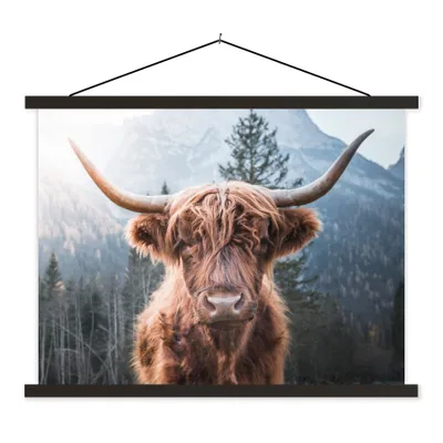 Produktbild von MuchoWow® Textilposter Schottischer Hochländer - Kuh - Tiere - Berg - Natur 150x113 cm mit schwarzem Rahmen - Wohnzimmer