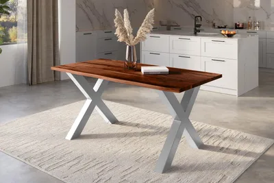 Produktbild von Refurbished Möbelretoure Baumkantentisch Akazie nussbaum mit schwarzen Resin-Adern 160 x 85 cm X-Gestell schwarz POLLY