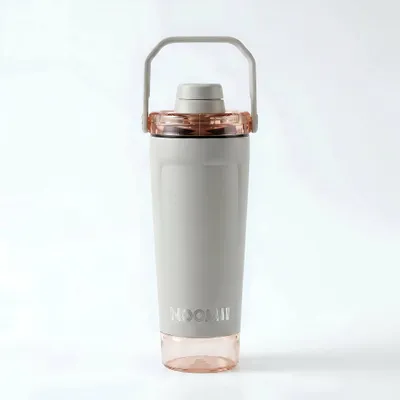 Produktbild von NooMii ProShake 600 – Edelstahl Thermo-Shaker mit Pulverfach (600 ml) Farbe: Grau