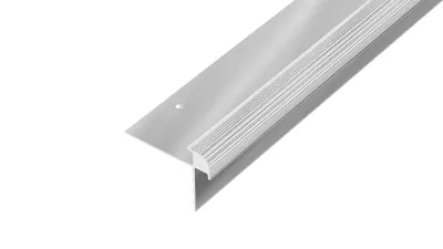 Obrázek produktu pro AP43/3 schodová lišta vrtaná ACARA, hliník elox stříbro, 30x40 mm, 2,7 m, 5,5 mm