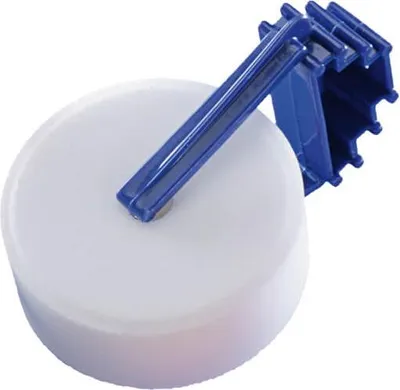 Obrázok produktu pre Nobby soľná lízanka pre králiky s držiakom 84 g