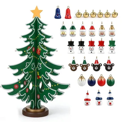 Produktbild von Holz Adventskalender 2026 mit Weihnachtsbaum, 24 Überraschungen zum Dekorieren, 30 Christbaumanhänger und Lichterkette