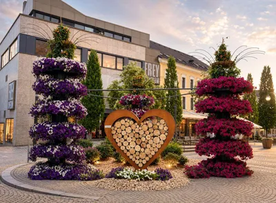Produktbild von Badeko Herz Holzregal 200 cm in Edelrostoptik – Inkl. LED-Beleuchtung
