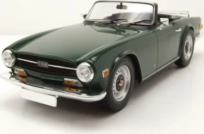 Produktbild von Triumph TR6 (LHD) 1969 dunkelgrün Modellauto 1:18 Minichamps