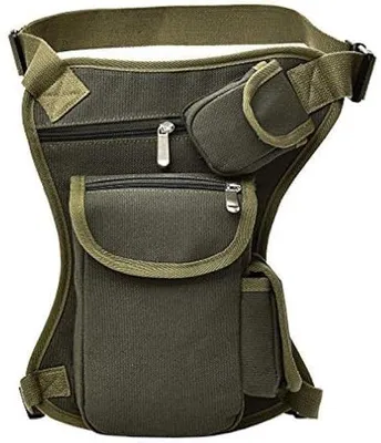 Image de Sac fourre-tout en toile avec de nombreuses poches, vert, pour les voyages et les activités de plein air.