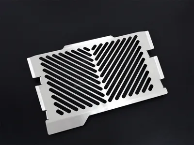 Image de ZIEGER Protège radiateur compatible avec Yamaha MT-07 Tracer Clean argent