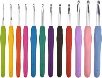 Produktbild von INF 12-teiliges Häkelnadel-Set, Häkelnadel, 2/2,5/3/3,5/4/4,5/5/5,5/6/6,5/7/8 mm Mehrfarbig