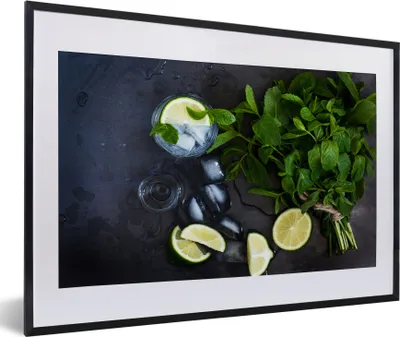 Produktbild von MuchoWow® MuchoWow® Gerahmtes Poster Ein erfrischender Mojito - ein typisches Sommergetränk 60x40 cm - Poster mit zchwarzem Bilderrahmen - Schlafzimmer - Plakat in Rahmen - Drucken