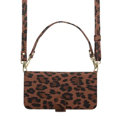 Produktbild von Selencia Sabi Klapphülle mit Leopardenmuster Samsung Galaxy A36 / A56 - Mocha Brown