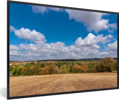 Produktbild von MuchoWow® Gerahmtes Poster Eine trockene Wiese in Durbuy in den Ardennen 30x20 cm - Poster mit Schwarzem Bilderrahmen Wandposter Rahmen Foto Bilder - Kunstdruck - Bild-Poster
