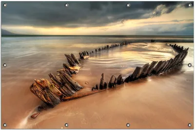 Produktbild von Wallario Outdoor-Poster für Garten oder Balkon, Motiv Bootswrack in Irland am Strand, in ca. 100 x 150 cm