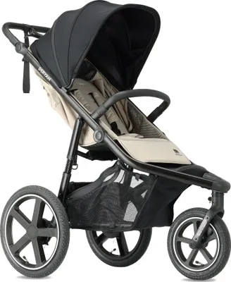 A studio shot of a DERYAN Luxe Bolt Jogger-Kinderwagen.