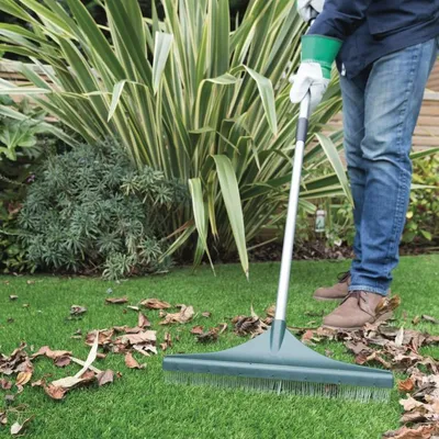 Obrázok produktu pre Hrablice na umelý trávnik 45 cm