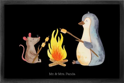 Produktbild von Mr. & Mrs. Panda fußmatte Pinguin Lagerfeuer 50 x 75 cm - Schwarz - Geschenk, Arbeit, Maus, Schmutzfangmatte, Liebe, Marshmallows, Schmutzmatte, Job, Fussmatte