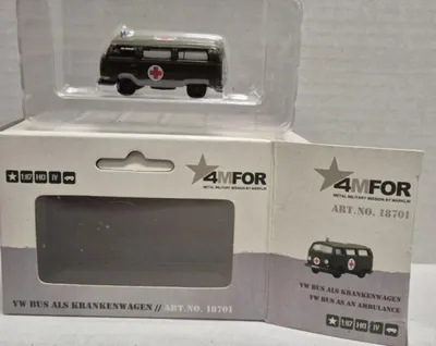 Produktbild von Märklin 4MFOR VW Bus Krankenwagen Militär 18701