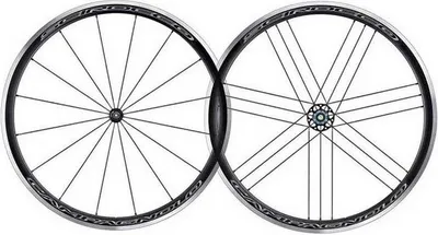 Produktbild von Campagnolo Scirocco Db Disc Tubeless Rennrad Laufradsatz Schwarz 9 x 100 / 10 x 135 mm / Campagnolo Schwarz 9 x 100 / 10 x 135 mm