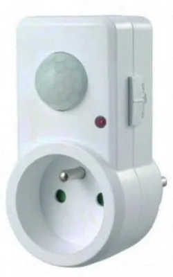 Immagine prodotto di Rilevatore di movimento PIR per presa di corrente bianco 9 metri di portata max 300W Ecolight EC20343