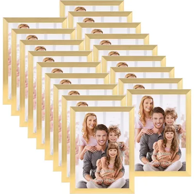 Productafbeelding van Set van 18 fotolijsten, 13x18 cm, goudkleurig, geschikt voor aan de muur of op tafel