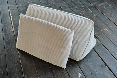 Produktbild von KAWOLA Rückenkissen WIOLO SOFT Cord hellgrau