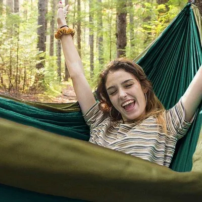 Immagine prodotto di Amaca ultraleggera Ibbenzoa® per 2 persone – 275 x 140 cm, realizzata in nylon ripstop 210T, portata massima 300 kg, peso 520 g, inclusi 2 cinghie e 2 moschettoni