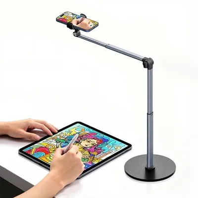 Productafbeelding van Unyqoos® telefoonstandaard voor op tafel – verstelbaar met telescopische arm tot 34,79 cm, hoogte 27,94–81,28 cm, 360° draaibaar, stabiele metalen basis, opvouwbaar