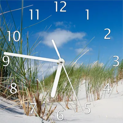 Produktbild von Wallario Design Wanduhr Düne am Strand unter blauem Himmel aus Echtglas, Größe 20 x 20 cm
