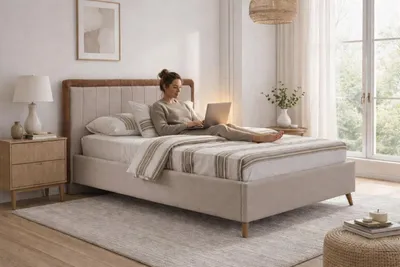 Immagine prodotto di Letto matrimoniale moderno, bianco, con testiera imbottita, ideale per la camera da letto