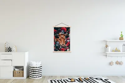 Produktbild von MuchoWow® Textilposter Kühe - Blumen - Tier - Porträt 60x90 cm mit holzfarbenen Rahmen - Textil