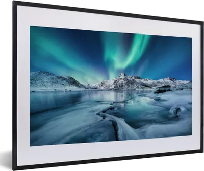 Produktbild von MuchoWow® MuchoWow® Gerahmtes Poster Nordlichter - Schnee - Eis - Norwegen 60x40 cm - Poster mit zchwarzem Bilderrahmen - Schlafzimmer - Plakat in Rahmen - Drucken