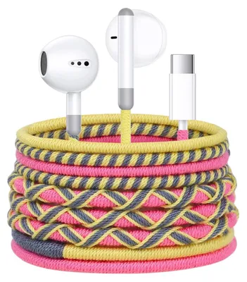 Productafbeelding van USB-C oordopjes met microfoon en volumeregelaar. Kleurrijke oordopjes met gevlochten kabel, antiaanbak- en kabelkluwen-vrij ontwerp. Compatibel met model USBC7-96