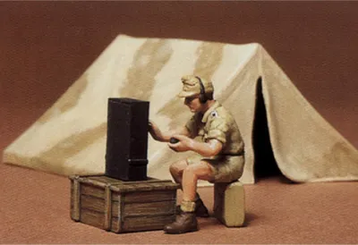 Obrázek produktu pro Tamiya 1:35 Diorama set Stan s vysílačkou (1)