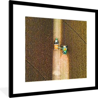 Produktbild von MuchoWow® Gerahmtes Poster Traktor - Feld - Land - Bauernhof - Ernte 40x40 cm - Poster mit Schwarzem Bilderrahmen Wandposter Rahmen Foto Bilder - Poster - Plakat im Rahmen