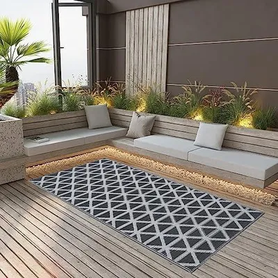 Produktbild von Schwarzer Outdoor-Teppich für Garten und Balkon, 160 x 230 cm, aus PP