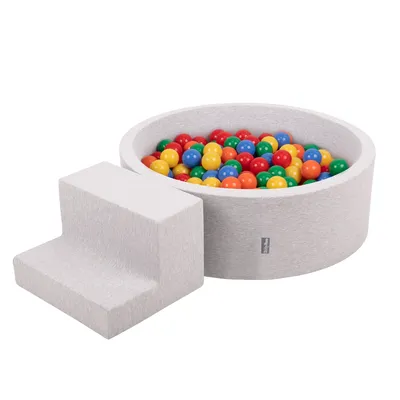 Obrázok produktu pre KiddyMoon Mäkké penové ihrisko pre deti s guľatým loptičkovým ihriskom (100 ∅ 7 cm) s mäkkými prekážkami a loptičkovým bazénom,  vyrobené v EÚ, Svetlo sivá:Žltá/Zelená/Modrá/Červená/Orang
