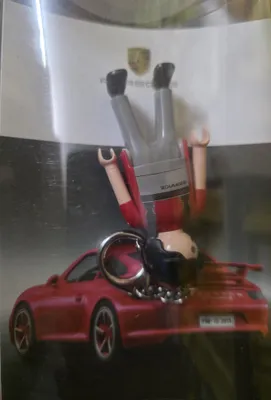 Produktbild von PLAYMOBIL - Schlüsselanhänger Porsche-Service Mechaniker Figur