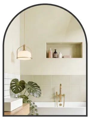 Produktbild von Gewölbter Wandspiegel mit Aluminiumrahmen | Schwarz | 61x1,3x81 cm