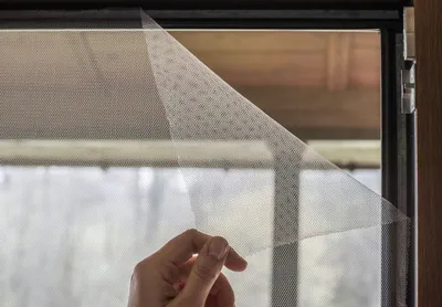 Obrázek produktu pro Síťka proti hmyzu na suchý zip 100x100 cm bílá, lepicí páska proti hmyzu