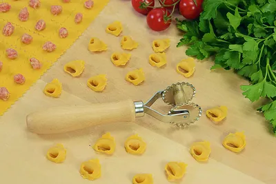 Produktbild von Teigroller, Teigschneider (Wellenrand, 28 mm) für Farfalle, Tortelini, Ravioli, Pappardelle