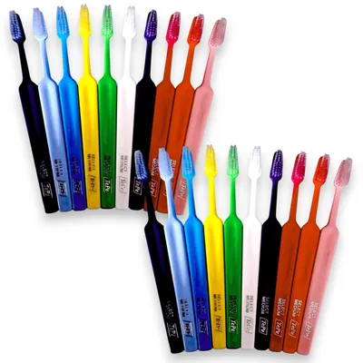 Produktbild von TePe Select Zahnbürste medium mit schmalem Bürstenkopf und biegsamem Hals, 20er Pack