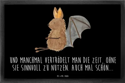 Produktbild von Mr. & Mrs. Panda Fußmatte Fledermaus Sitzen 40 x 60 cm - Schwarz - Geschenk, Schmutzmatte, bodenmatte, Schmutzfangmatte, Fußabtreter, Fledermäuse, Entspannen, Motivation