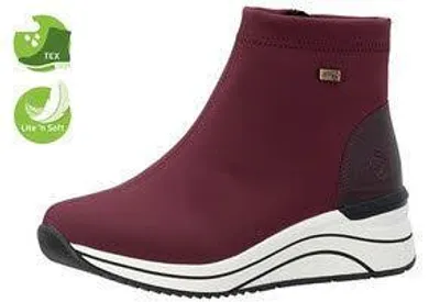 Produktbild von Schuh mit zeitlosem Design für den Alltag, Größe 37
