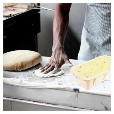 Produktbild von Silikon Kastenbackform für Toast und Muffins, BPA-frei, antihaftbeschichtet, Backwerkzeug für die heimische Bäckerei und selbstgemachte Kuchen