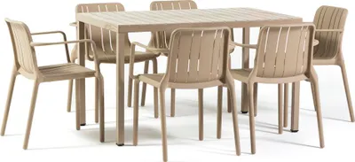 Image de Ensemble de salle à manger d'extérieur avec table rectangulaire 130×80 cm et 6 chaises avec accoudoirs en polypropylène renforcé de fibre de verre, ensemble de mobilier d'extérieur moderne pour jardin, terrasse, extérieur, bar et restaurant – Zeno & Ginny – Caramel