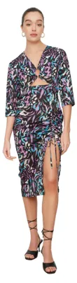 Produktbild von TRENDYOL Damen Kleid, enganliegend, Midi-Länge, V-Ausschnitt, gewebt, Schwarz, Größe 36 EU
