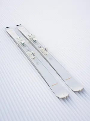 Immagine prodotto di Sci da discesa da donna HEAD ABSOLUT JOY + attacchi JOY 9 GW 2026/27 158 cm