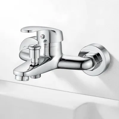 Imagen del producto de Elegante grifo de pared para baño, con un solo mando y acabado cromado