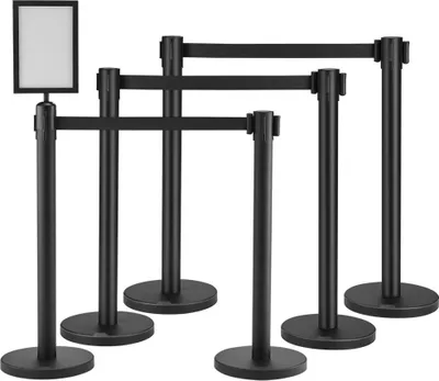 Zdjęcie produktu dla System naprowadzania personelu - 6-częściowy zestaw taśm odgradzających - Słupki odgradzające ze znakami - Taśma zwijana 2 m x 48 mm - Idealna na lotniska, targi, zawody itp.